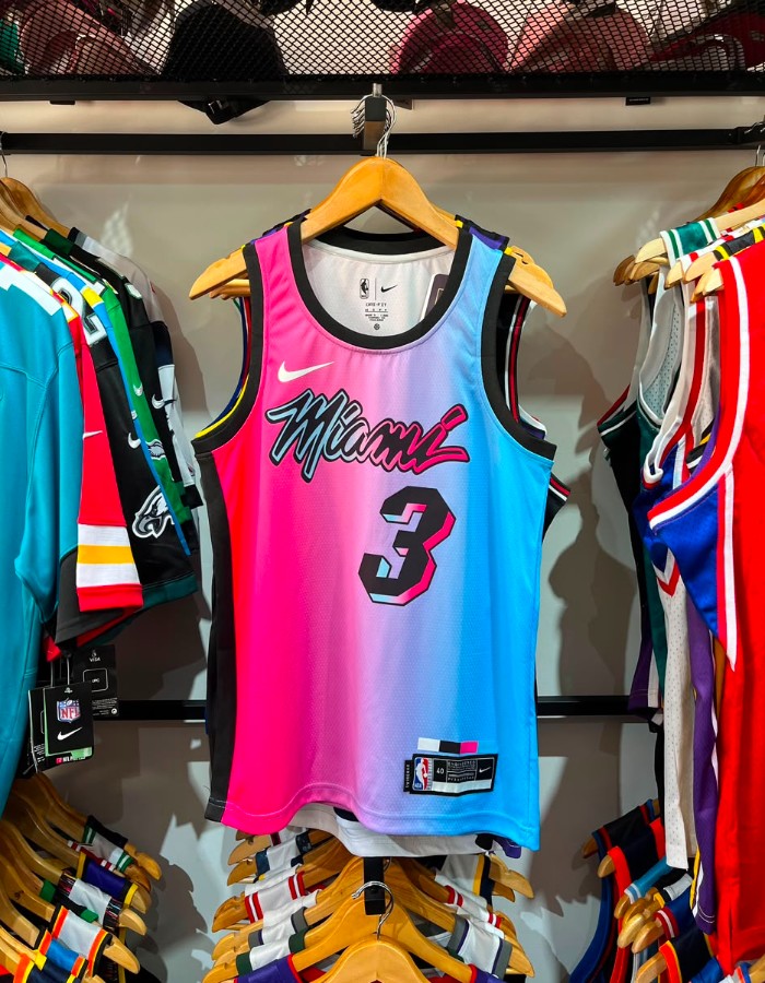 MIAMI HEAT - DWYANE WADE 3