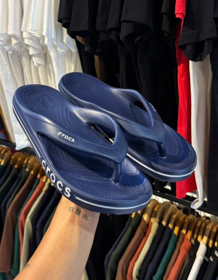 Chinelo Crocs 