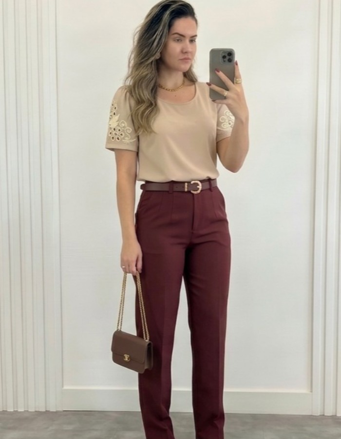 BLUSA TECIDO CREPE SEDA BORDADA NA MANGA
