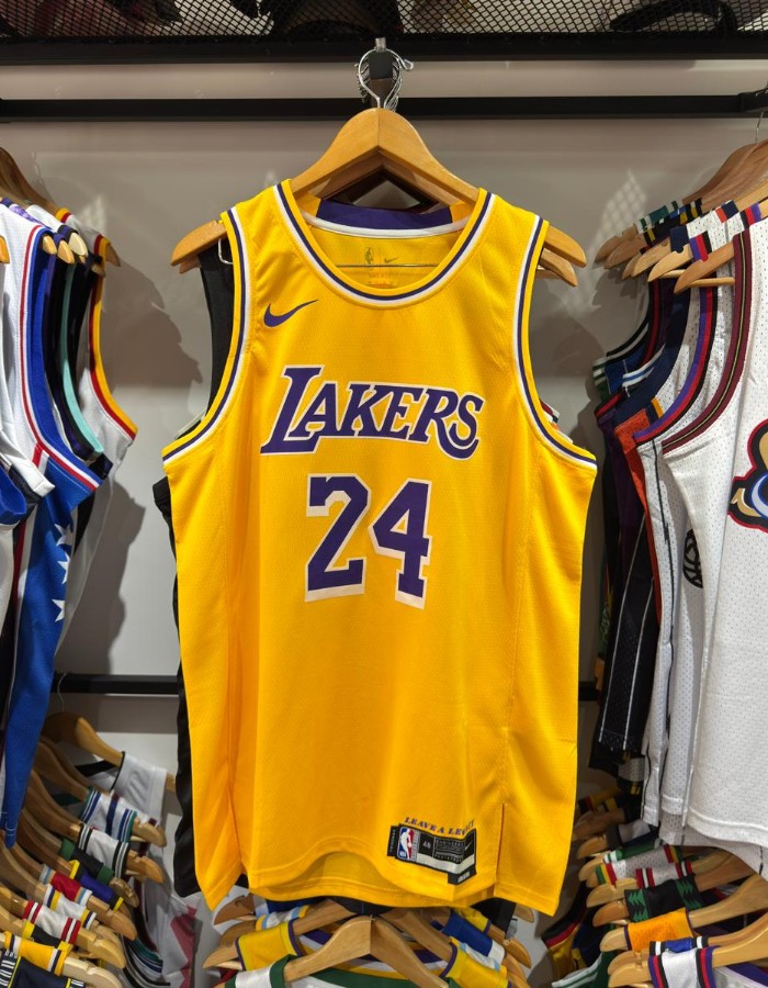 LOS ANGELES LAKERS - KOBE BRYANT 24