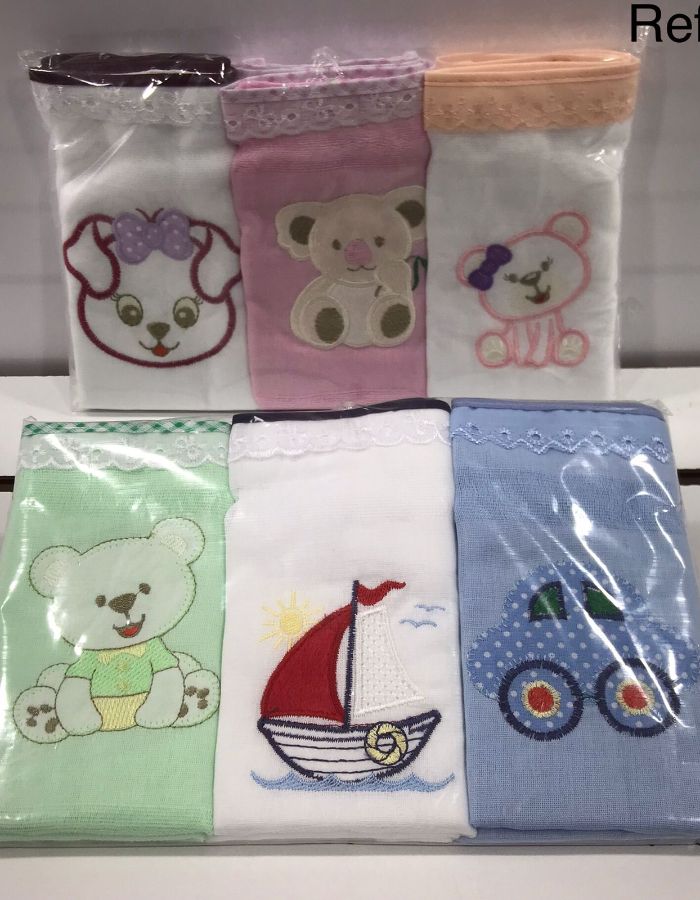 KIT 03 FRALDAS BORDADAS C/ VIÉS E BICO DRICCAS BABY