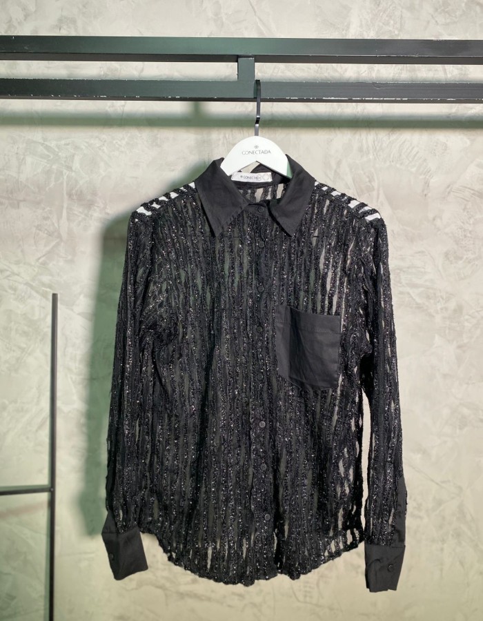 CAMISA COM TRANSPARÊNCIA