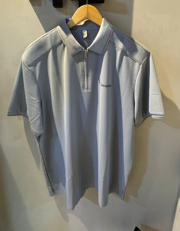 Polo Chinesa Calvin Klein R$ 149,00