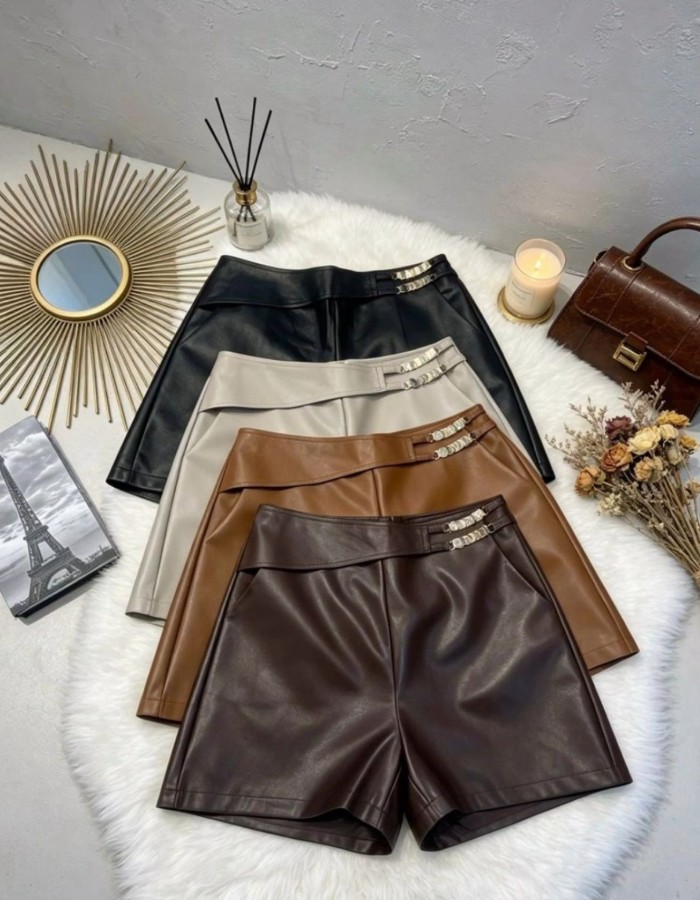 SHORT COURO CINTO FIVELAS