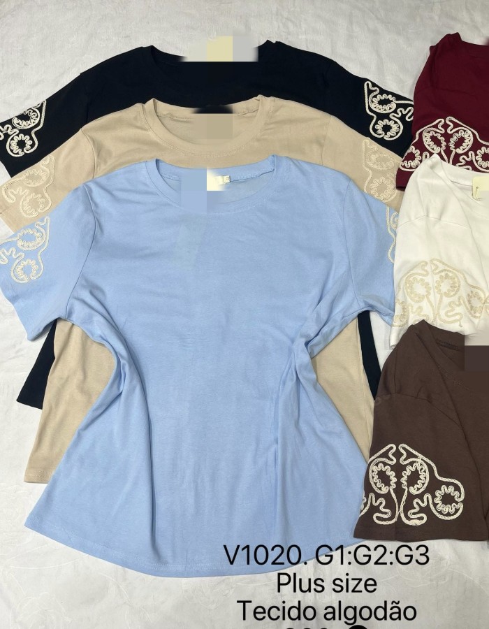 T-SHIRT DE ALGODÃO COM ELASTANO COM BORDADO NA MANGA 