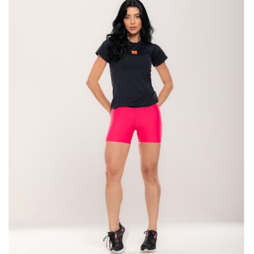 Short Larissa