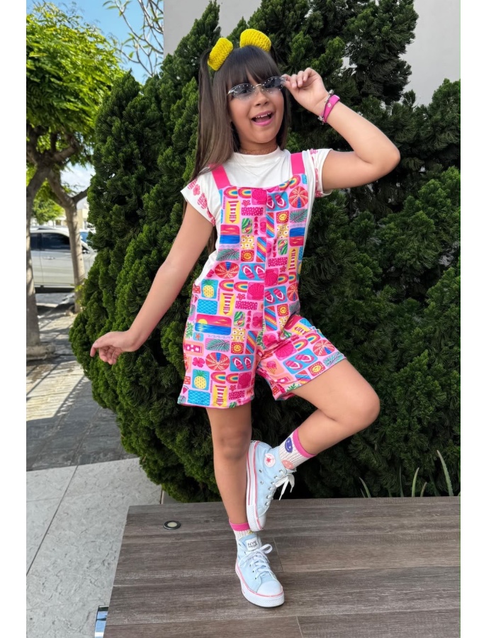 Salopete alegria com a blusa 