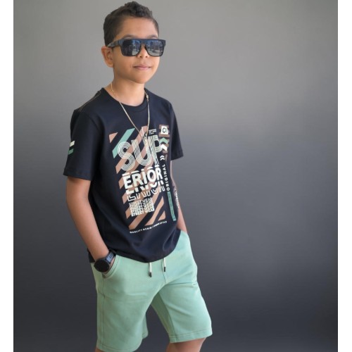 Conjunto camisa preta + bermuda verde sálvia 