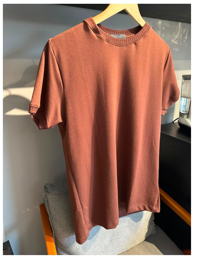 Produto t-shirt-gola-cruzada-cafe 0
