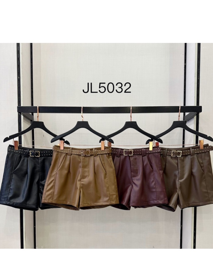 Short couro