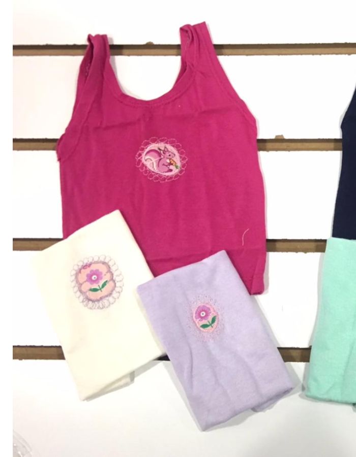 KIT 03 CAMISETAS REGATAS BORDADA LUANA BABY