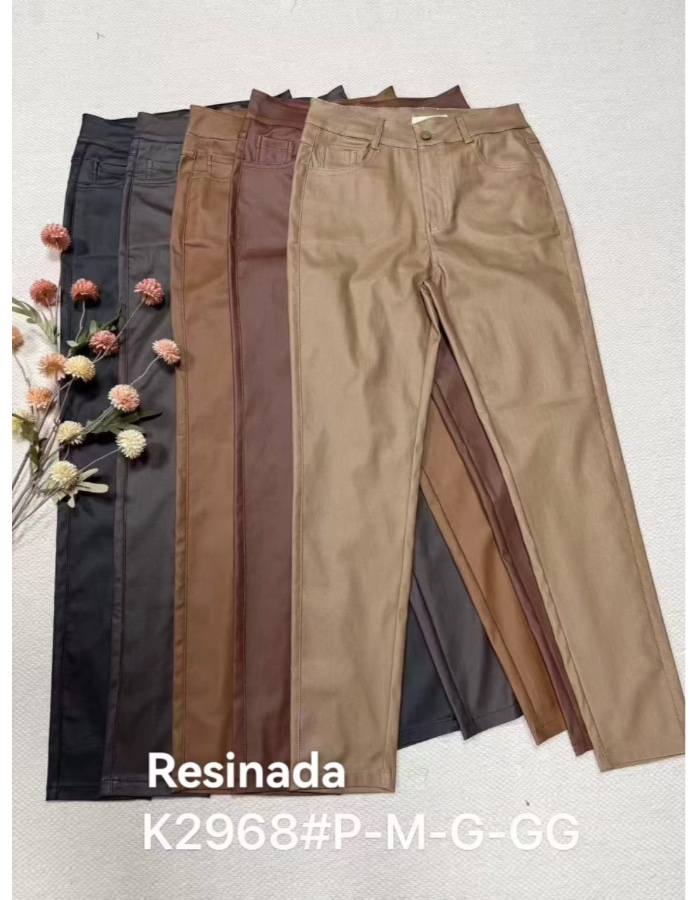 Calça resinada 