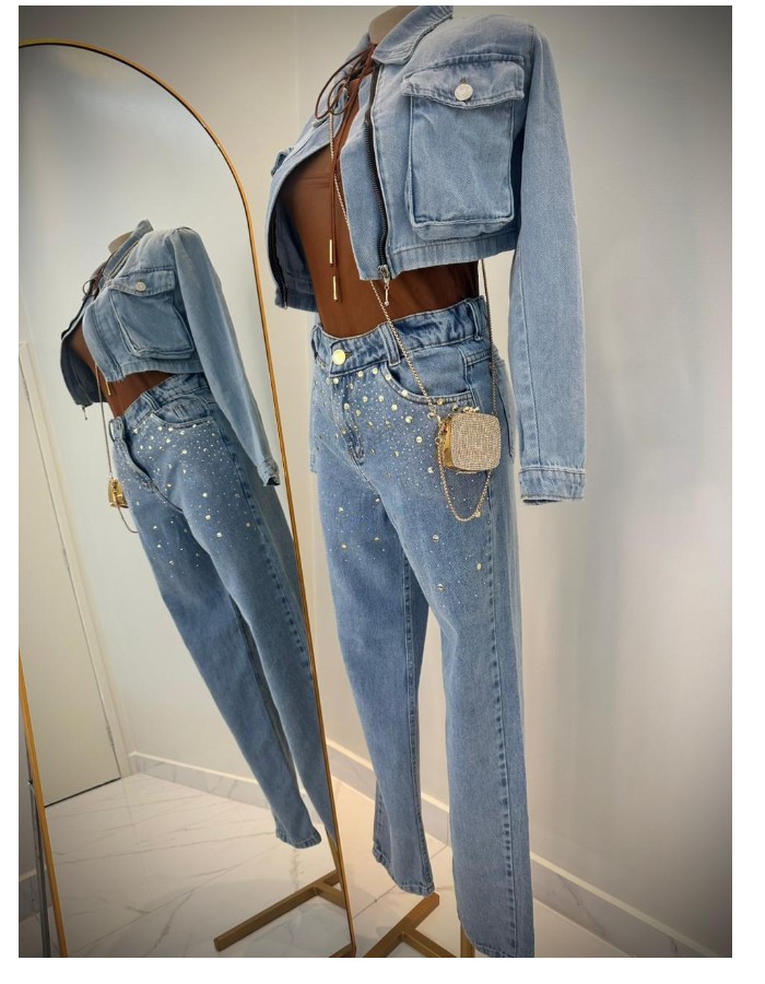 CALÇA MOM COM TAXAS DOURADAS 