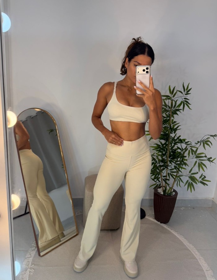 CALÇA Flare canelada