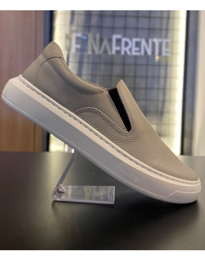 IATE/SLIP-ON-BEGE-COURO-LEGITIMO