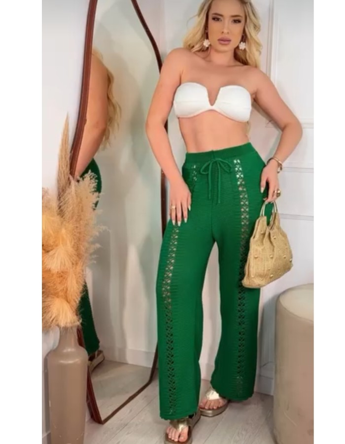 Calça com detalhes 