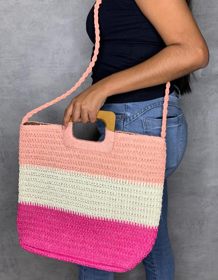 Bolsa Quadrada com alça de Madeira