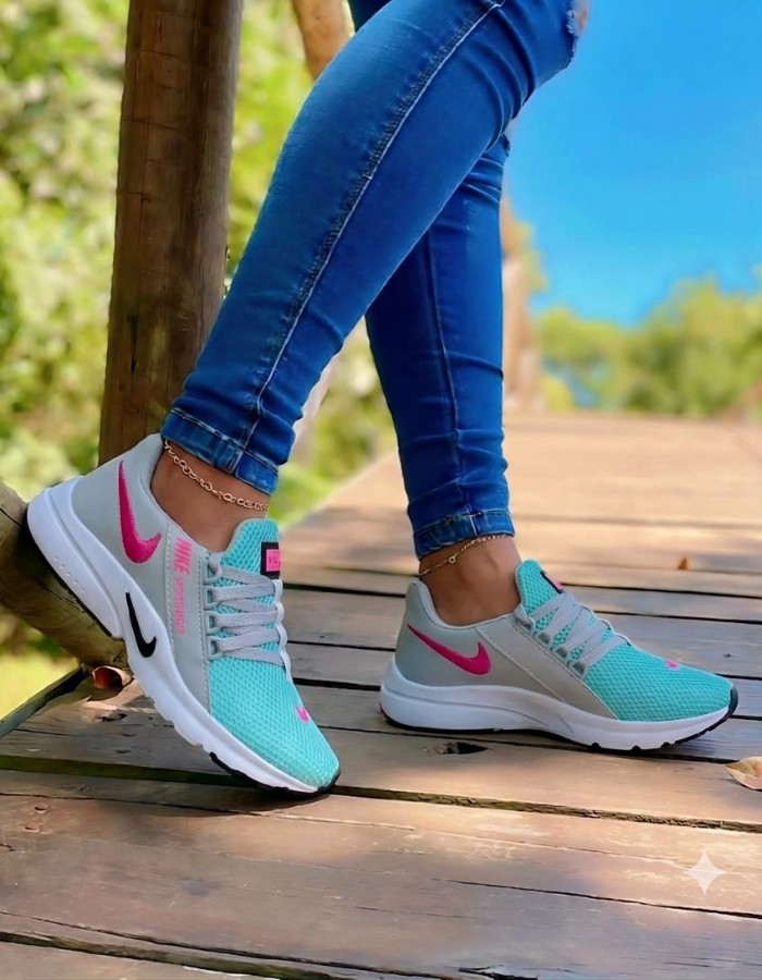 NIKE SPORTSWEAR 