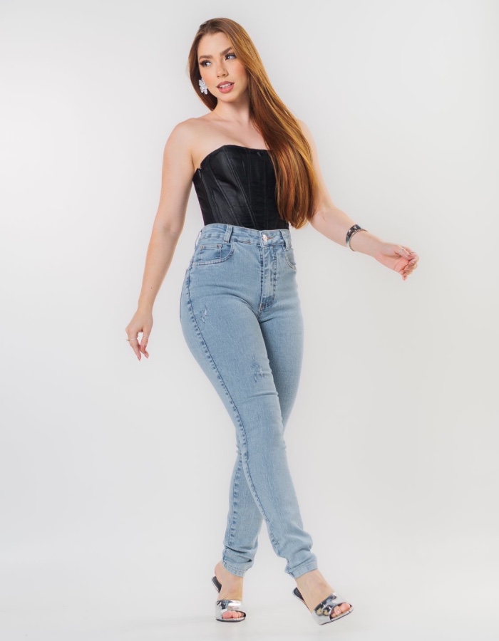 CALÇA SKINNY COM LAYCRA 