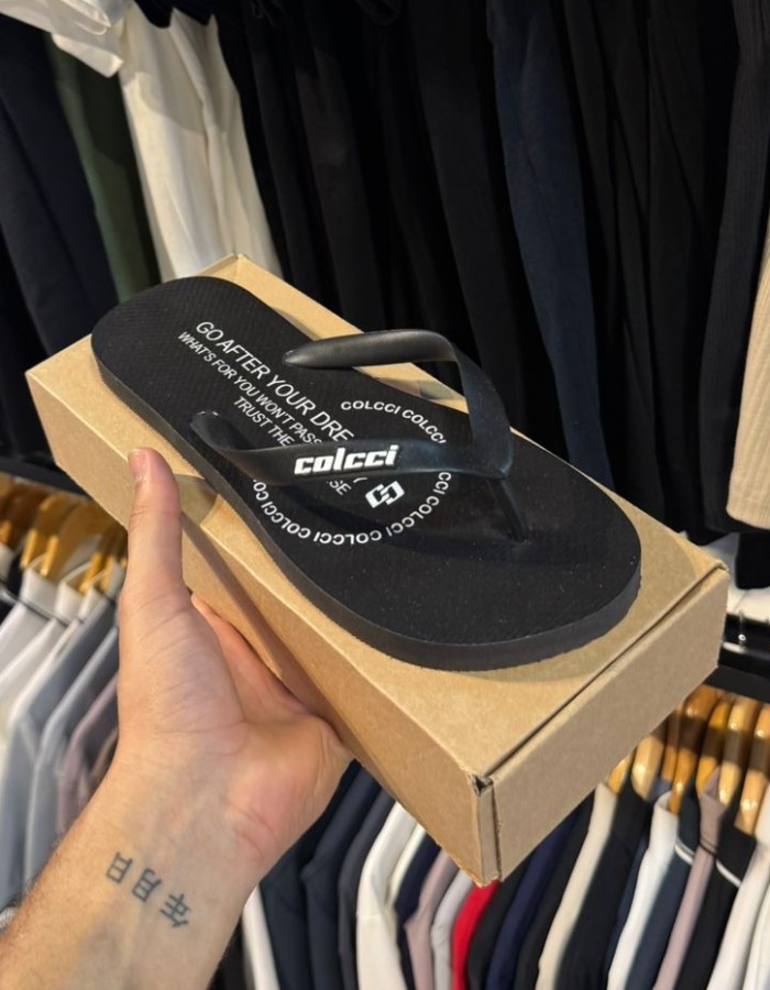 Chinelo Colcci 