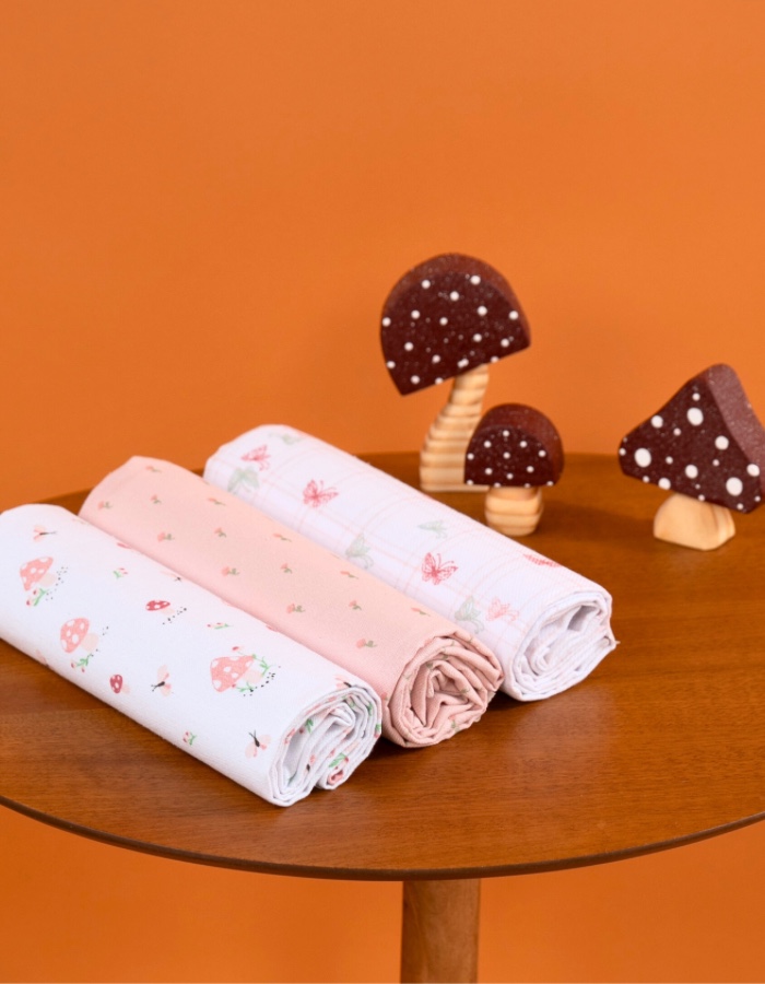 CUEIRO FLANELADO ESTAMPADO COM 3 PAPI 80cmX80cm