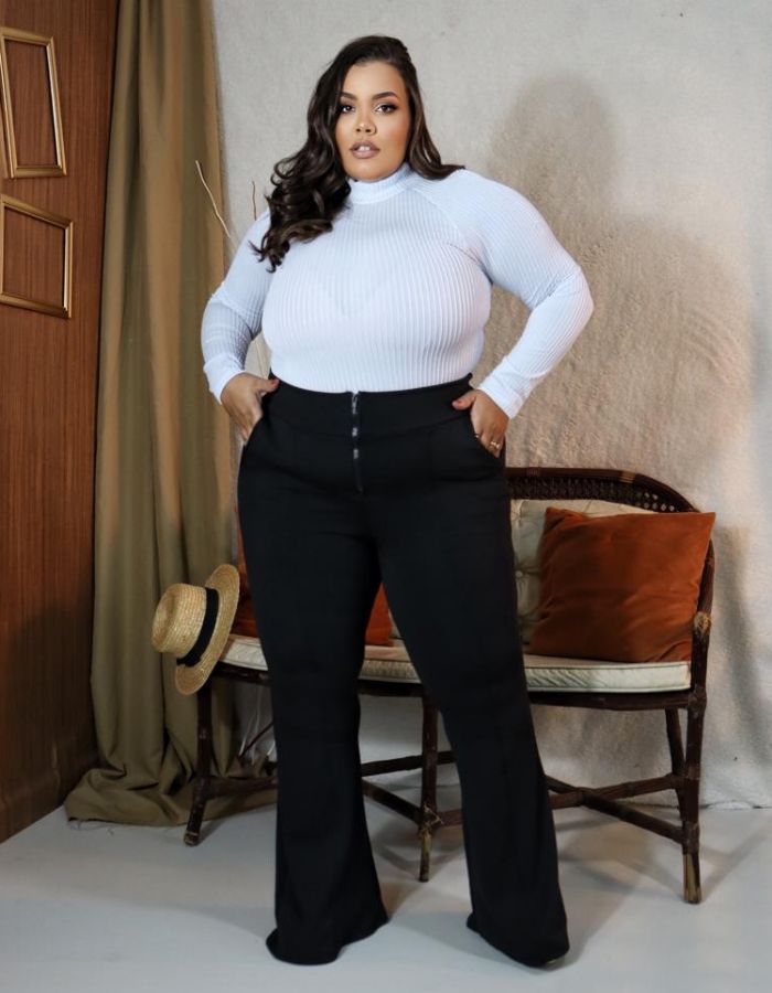 Calça flare c/ zíper 