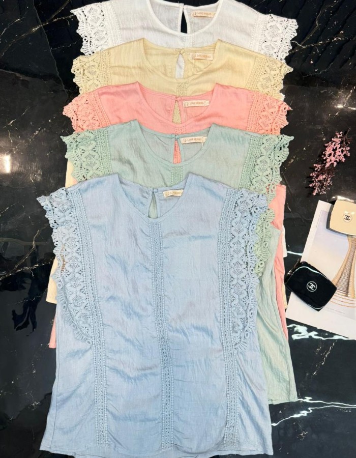 BLUSA CREPE SEDA COM  DETALHE BORDADO