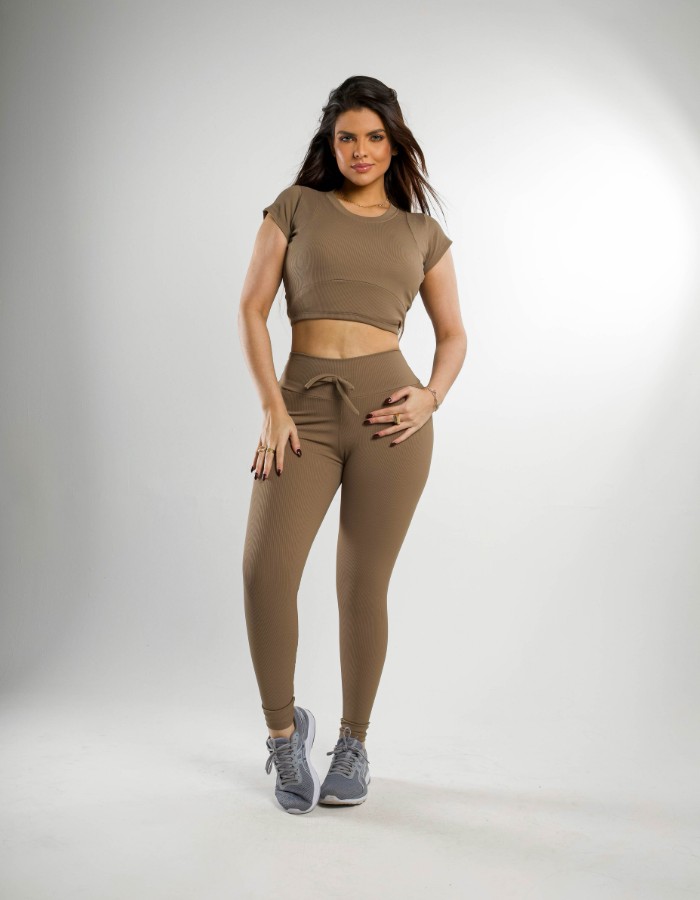 CONJUNTO CALÇA INTEIRA E CROPPED YALE EM CANELADO