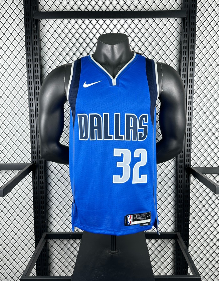 DALLAS MAVERICKS 32-11