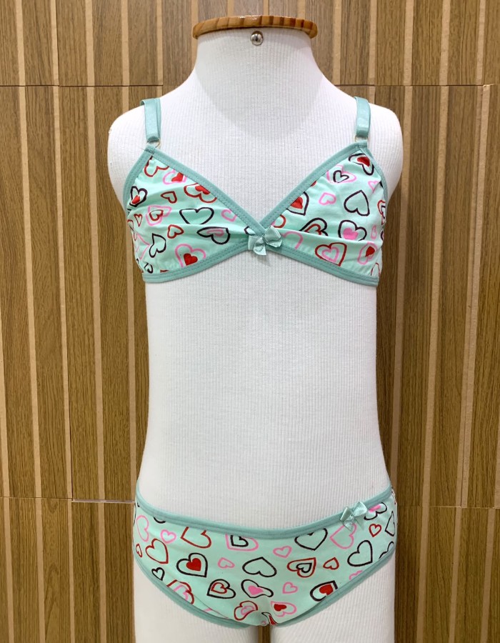 CONJUNTO MENINA MOÇA