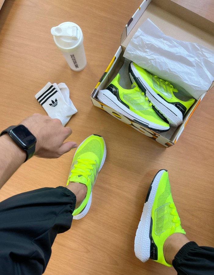 ADIDAS ULTRABOOST