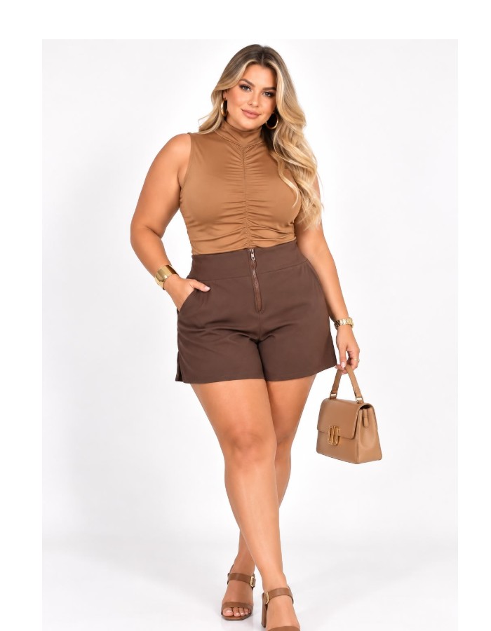 short Lara com ziper e bolsos funcionais