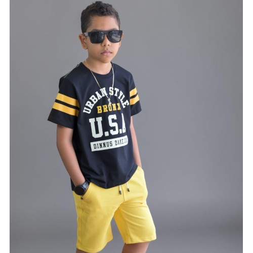 Camisa estampada preta+ bermuda amarela